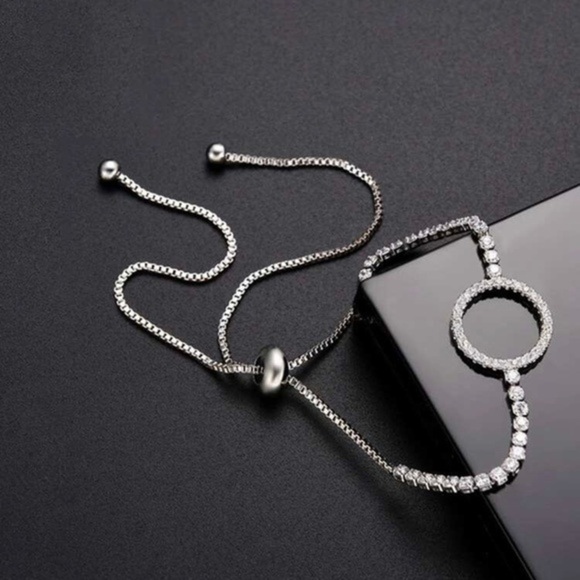 3/$30 🤍 Adjustable Rhinestone Bracelet - Picture 5 of 5